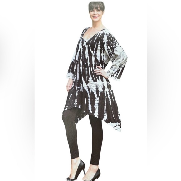 NWT. Onesize Sacred Threads Tunic. 223689 CL/GR03 - Picture 1 of 5